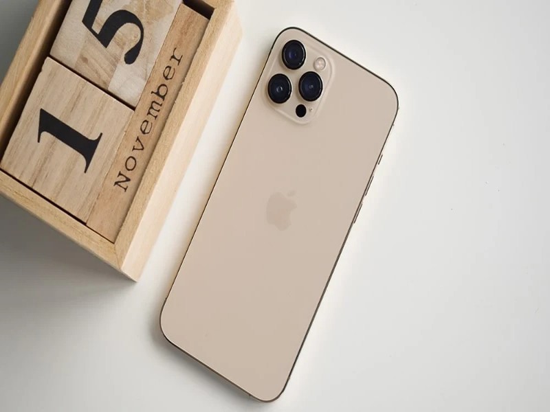 có nên mua iphone trả góp không