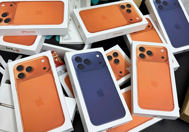 iPhone 17 pro max 2TB màu vàng thực tế