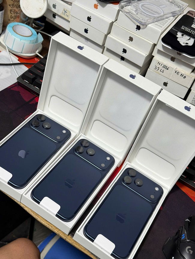 iPhone 17 pro max 2TB màu xanh thực tế