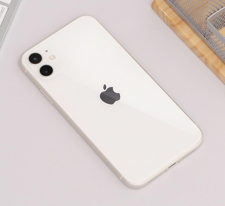iphone màu trắng màn