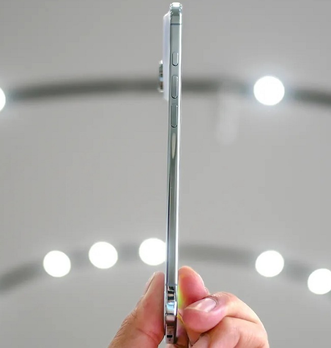 iPhone Air siêu mỏng siêu nhẹ 